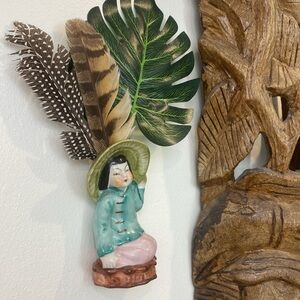 Vintage Chinese Wall‎ Pocket Figural Vase